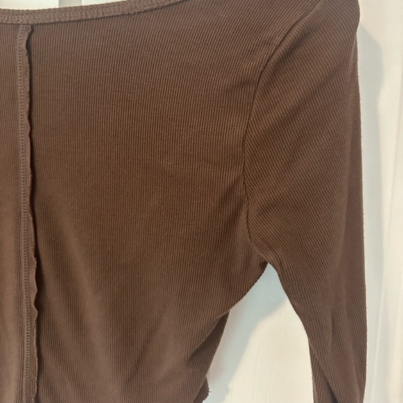 Out from Under Long sleeve cropped shirt - Picture 5 of 6